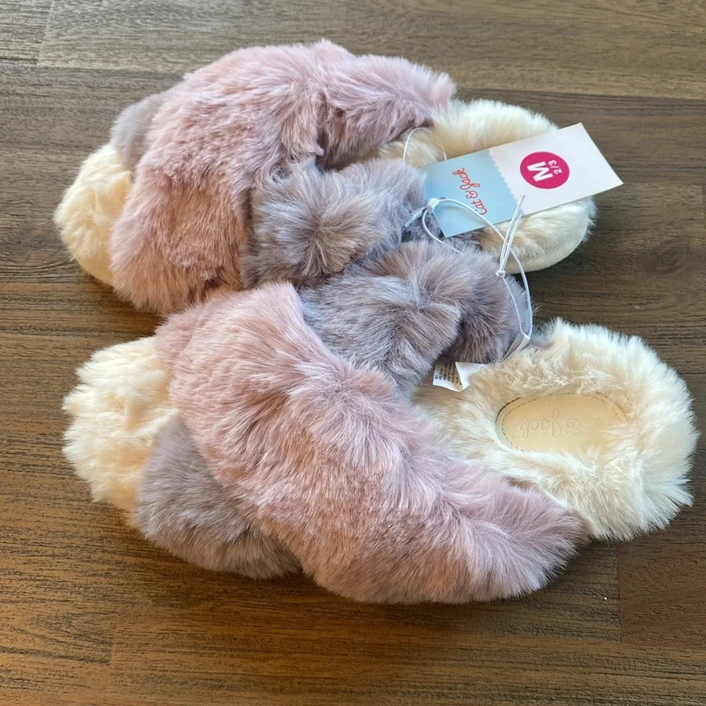 🎈Cat & Jack Youth Girls' Blush Brooklyn Crossband Fur Slippers, Medium 2/3, New